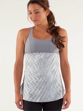 Lululemon Venus Tank
Blazer Fossil / Fossil Size 4 Grey Dance Racerback